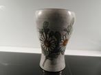 Vase en céramique vintage décor marguerite signé, Antiquités & Art, Curiosités & Brocante, Enlèvement ou Envoi