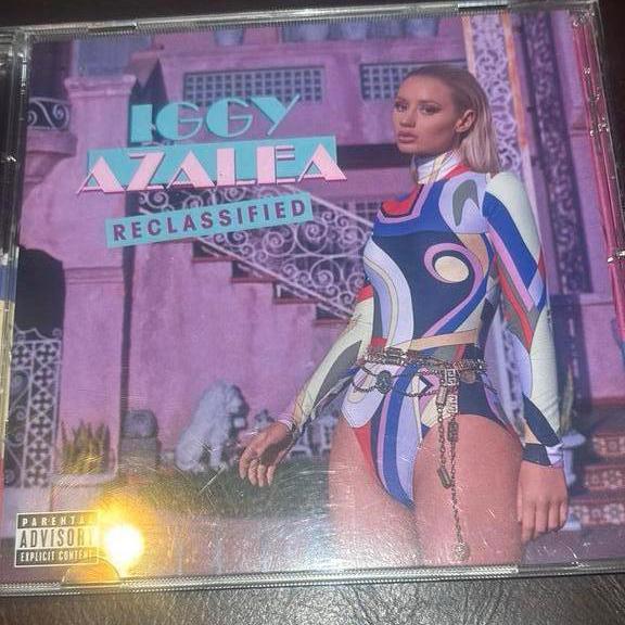 CD GLOEDNIEUW IGGY AZALEA / RECLASSIFIED !, Ophalen of Verzenden, Zo goed als nieuw