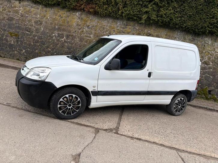 Vend peugeot partner tourne et roule impeccable, Auto's, Peugeot, Particulier, Partner, Diesel, Euro 4, Overige carrosserie, 2 deurs