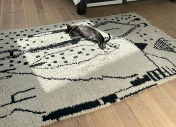 Playful beige & black graphic tapijt beschikbaar voor biedingen