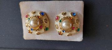 Vintage clips oorbellen beige emaille parels Chanel stijl beschikbaar voor biedingen