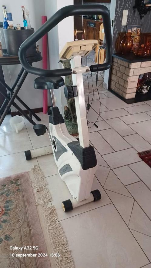 HOME TRAINER  VELO STATIQUE, Sports & Fitness, Appareils de fitness, Comme neuf, Enlèvement