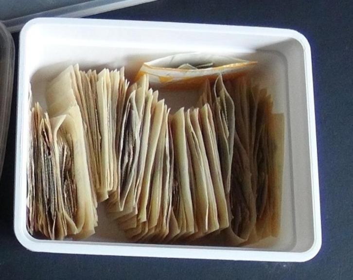 Doosje postzegels Nederland; 395 gram (Nr 7 tot 1180), Postzegels en Munten, Postzegels | Nederland, Gestempeld, Ophalen of Verzenden