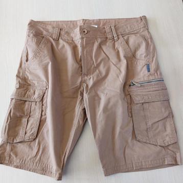 Korte broek maat 46 beschikbaar voor biedingen