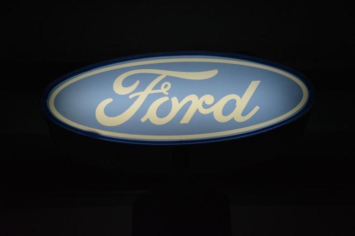 Ford originele dealer ichtreclame lichtbak 2m35 zeldzaam, Verzamelen, Merken en Reclamevoorwerpen, Zo goed als nieuw, Lichtbak of (neon) lamp
