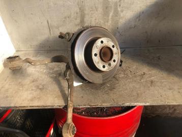 Fusee links-voor van een BMW 1-Serie beschikbaar voor biedingen