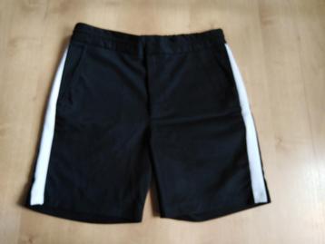 Korte zwarte broek met witte streep, Enlèvement ou Envoi, Ashes to dust, Comme neuf, Taille 46 (S) ou plus petite