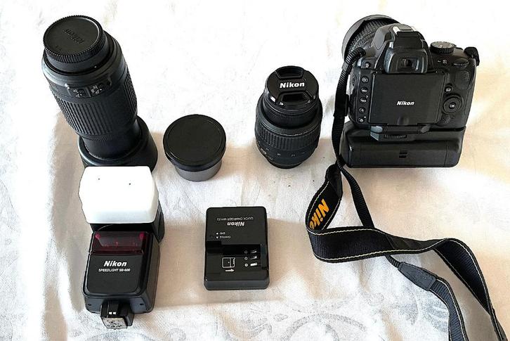 Camera NIKON Reflex D5000 + objectieven en staander, Audio, Tv en Foto, Fotocamera's Digitaal, Zo goed als nieuw, Spiegelreflex