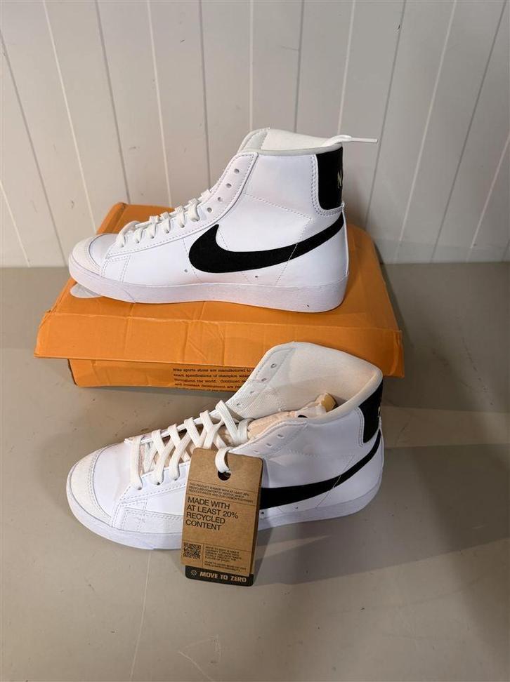 nike blazer mid 77 zwart/wit dames maat 40, Kleding | Dames, Schoenen, Nieuw, Wit, Ophalen of Verzenden