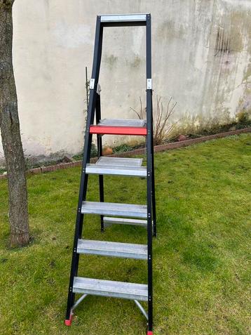 Trapladder beschikbaar voor biedingen