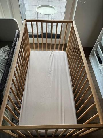 IKEA SNIGLAR babybedje (60x120 cm) + matras + hoeslakens beschikbaar voor biedingen