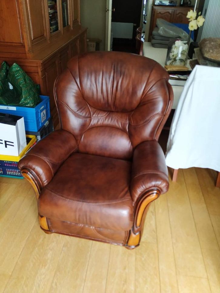 LEDEREN SALON, Huis en Inrichting, Zetels | Zetels, Gebruikt, Rechte bank, Driepersoons, Hout, Leer, Ophalen