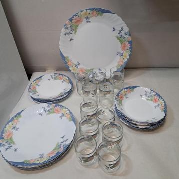 ARCOPAL Model FLORINE/Bordenservice + 1 ronde schaal,11 glaz beschikbaar voor biedingen