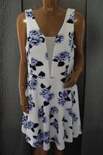 New look jurk met blauwe bloemen ecru maat 44, Kleding | Dames, Jurken, Maat 42/44 (L), Ophalen of Verzenden, Zo goed als nieuw