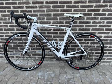 koers fiets Scott volledig in carbon in nieuwe top staat beschikbaar voor biedingen