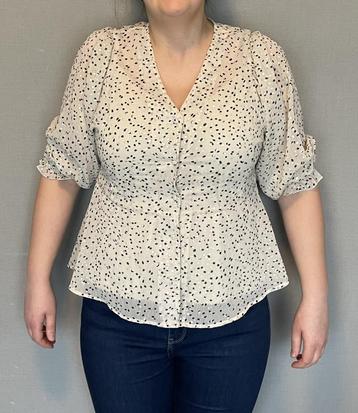 Beige blouse met zilveren bolletjes van Vero Moda (M/38)  beschikbaar voor biedingen