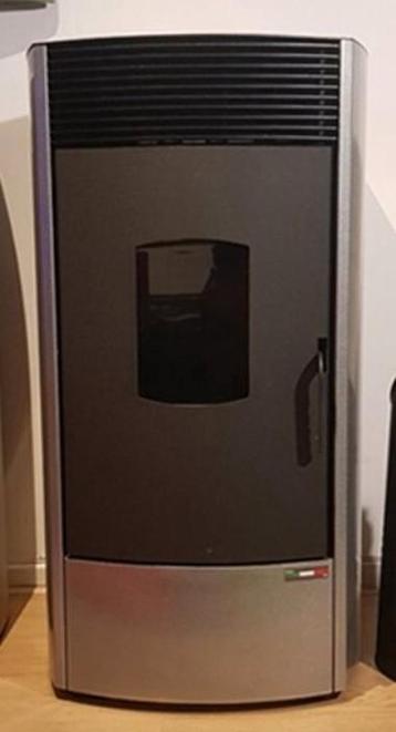 Modena pelletkachel 12kw. beschikbaar voor biedingen