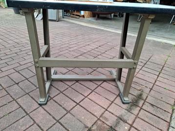 Onderstel voor werktafel  beschikbaar voor biedingen