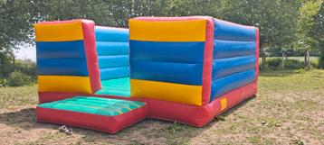 SPRINGKASTEEL te koop 5 x 6m inclusief oerdegelijke blower beschikbaar voor biedingen
