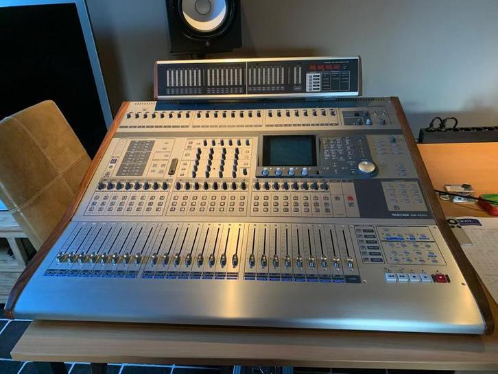 TASCAM DM-4800, Muziek en Instrumenten, Mengpanelen, Zo goed als nieuw, Ophalen