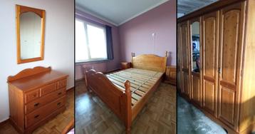 Volledige slaapkamer in massief grenen (bed: 140cm breed) beschikbaar voor biedingen