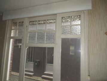 oude houten ramen  beschikbaar voor biedingen