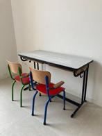 Retro bureau met 2 stoeltjes voor kinderen, Huis en Inrichting, Ophalen, Gebruikt, Bureau