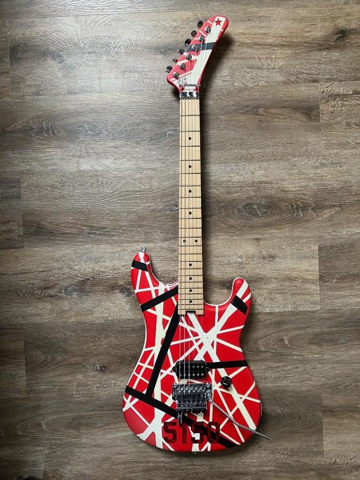 EVH Striped 5150 Red, Muziek en Instrumenten, Snaarinstrumenten | Gitaren | Elektrisch, Nieuw, Solid body, Overige merken, Ophalen of Verzenden