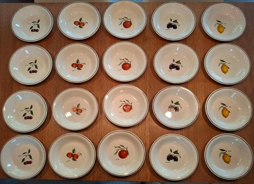 Carrigdhoun Pottery : 20 bols à fruits - vintage - rare !, Antiquités & Art, Antiquités | Céramique & Poterie, Enlèvement