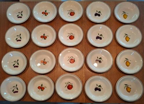 Carrigdhoun Pottery :  20 vintage fruitschalen - zeldzaam !, Antiek en Kunst, Antiek | Keramiek en Aardewerk, Ophalen