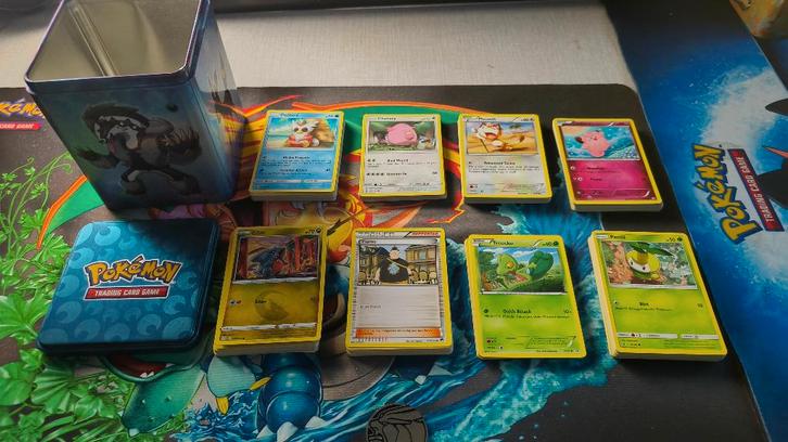 Pokémon Cube tin met kaarten 2, Hobby en Vrije tijd, Verzamelkaartspellen | Pokémon, Nieuw, Meerdere kaarten, Ophalen of Verzenden