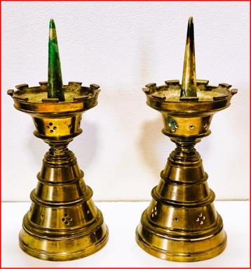 Massief bronzen Kandelaars met 9 kantelen. beschikbaar voor biedingen