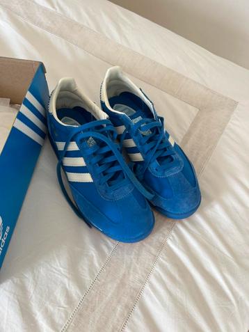 Adidas bleue taille 42,5 beschikbaar voor biedingen