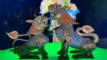 TIBETAN FOO DOGS  ENCRUSTED RED TURQUOISECORAL ART OF TIBET beschikbaar voor biedingen