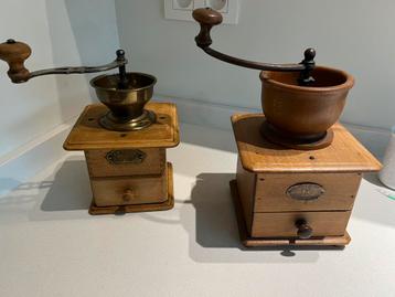 Verschillende oude koffiemolens Vintage Antiek beschikbaar voor biedingen