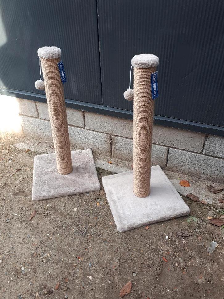 Hoge krabpaal op voet, Dieren en Toebehoren, Krabmeubelen, Nieuw, Krabpaal, Ophalen of Verzenden