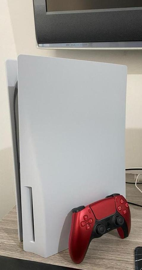 PS5 disc edition 825GB controller GAME Assasins creed, Games en Spelcomputers, Spelcomputers | Sony PlayStation 5, Zo goed als nieuw