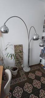 Vloerlamp lelietje-van-dalen, chroom en marmer uit de jaren, Ophalen, Gebruikt, Année 70, Metaal