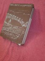 Album in 2 delen „Burchten, Hoevekastelen, Lustkastelen”, Gelezen, Ophalen of Verzenden, Collectif, Architectuur algemeen