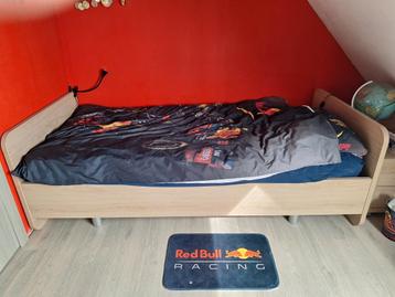 Eenpersoonsbed / babybed / meegroeibed beschikbaar voor biedingen