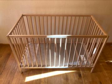 Lit à barreaux bébé  beschikbaar voor biedingen