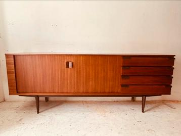 Vintage retro dressoir beschikbaar voor biedingen