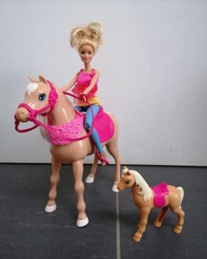 Poupée Barbie et son cheval de danse - Poupée