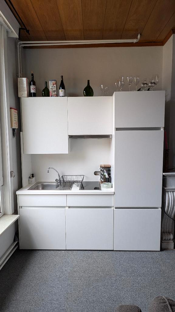 keuken kitchenette met frigo en inductie, Huis en Inrichting, Keuken | Complete keukens, Zo goed als nieuw, Enkelwandige keuken