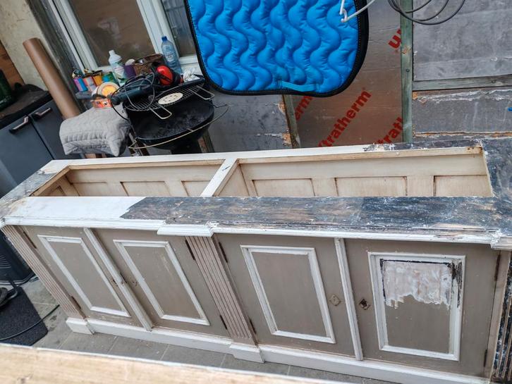 Vaisselier en bois massif, Antiquités & Art, Antiquités | Meubles | Armoires, Enlèvement