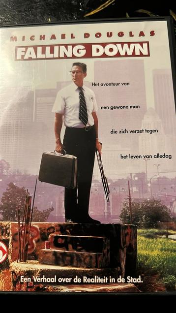 Falling Down, Enlèvement, Comme neuf