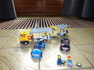 lego oplegger met auto's beschikbaar voor biedingen