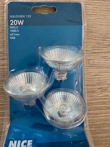 3x halogeenlamp met pinnetjes (nieuw) beschikbaar voor biedingen