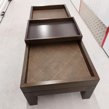 Design salontafel 140x60x34 cm – topstaat met 2 dienbladen beschikbaar voor biedingen