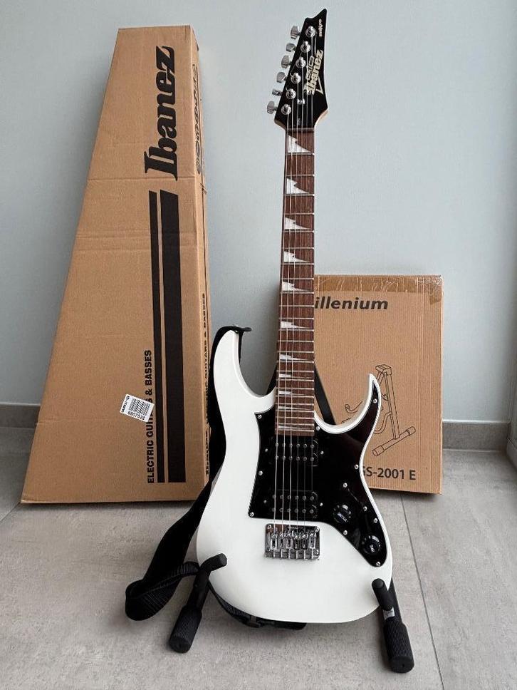 Kinder Elektrische gitaar + staander, Muziek en Instrumenten, Snaarinstrumenten | Gitaren | Elektrisch, Gebruikt, Ibanez, Ophalen